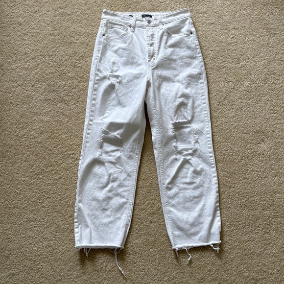 wild fable Denim - Wild Fable Women’s Highest Rise Straight Distressed Frayed Jeans. Size 10.